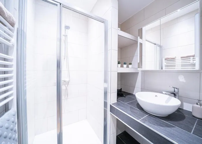 Διαμέρισμα 1 Bedroom, 5 Min From Hauptbahnhof, Ac, 75qm *